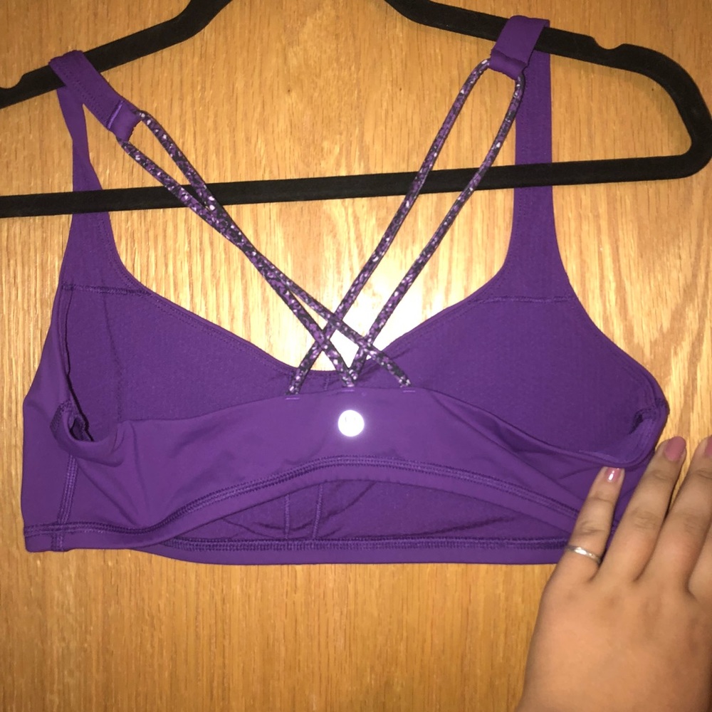 Lululemon sport bra!